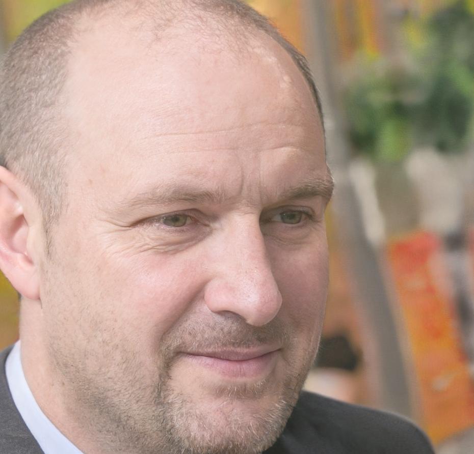 Portrait de Julien Moreau, expert en restructuration financière